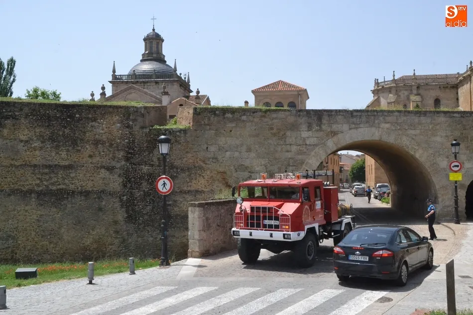 Foto 4 - Los Bomberos festejan a su patr&oacute;n haciendo retumbar la ciudad con sus sirenas  