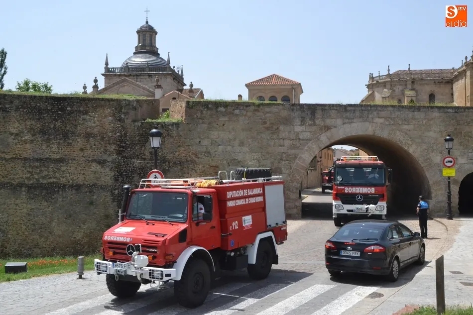 Foto 7 - Los Bomberos festejan a su patr&oacute;n haciendo retumbar la ciudad con sus sirenas  