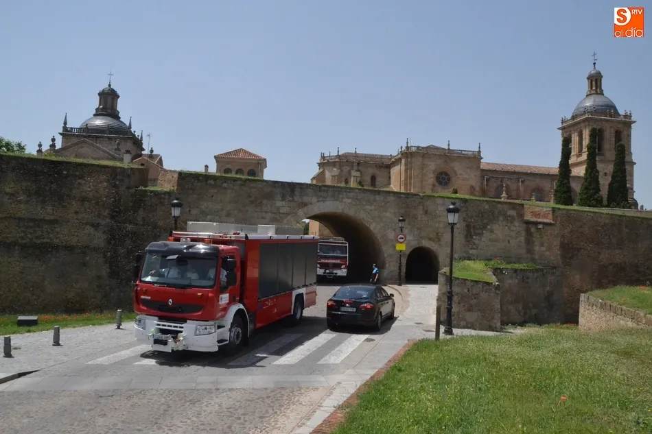 Foto 11 - Los Bomberos festejan a su patr&oacute;n haciendo retumbar la ciudad con sus sirenas  