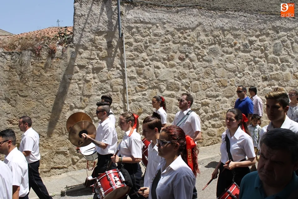 Foto 10 - San Juan Bautista recorre Valverd&oacute;n acompa&ntilde;ado por la Agrupaci&oacute;n Musical Cristo Yacente