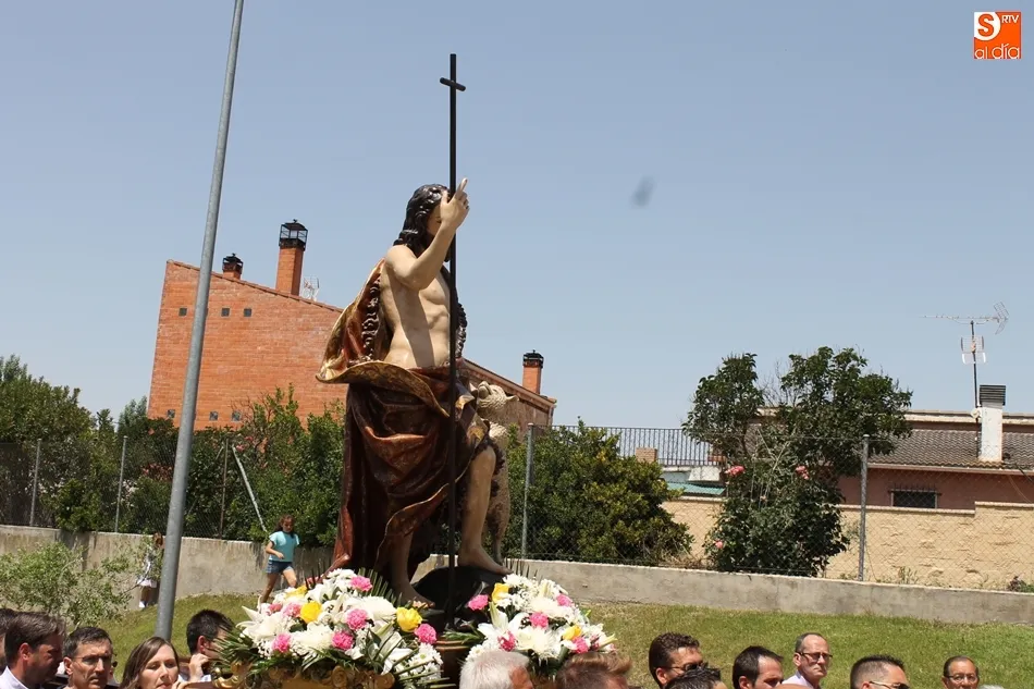 Foto 2 - San Juan Bautista recorre Valverd&oacute;n acompa&ntilde;ado por la Agrupaci&oacute;n Musical Cristo Yacente