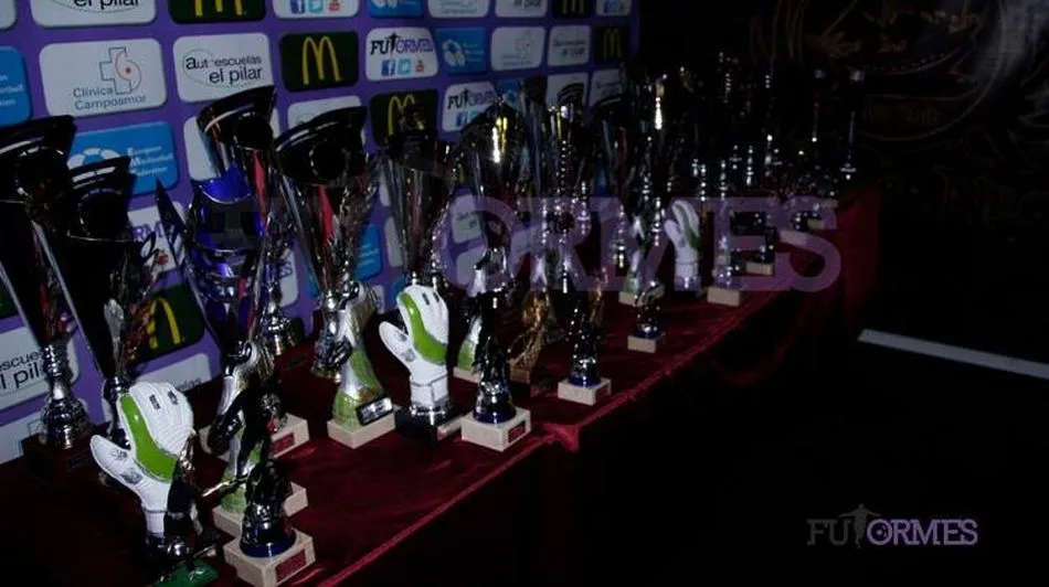 Foto 3 - Futormes celebra su Gala de Fin de Temporada con m&aacute;s de medio centenar de Trofeos  