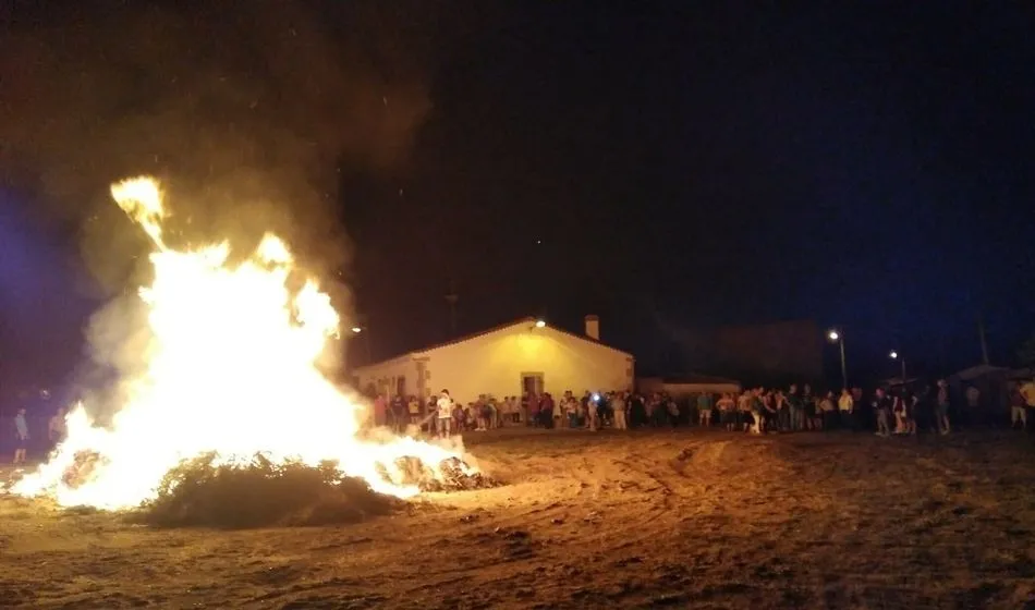 Foto 10 - Los mayordomos presiden los actos en honor a San Juan en Cabeza de Framontanos  