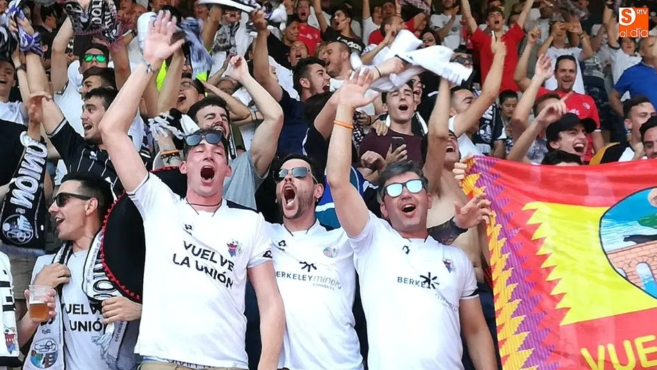 Aficionados del Salmantino UDS en San Lázaro