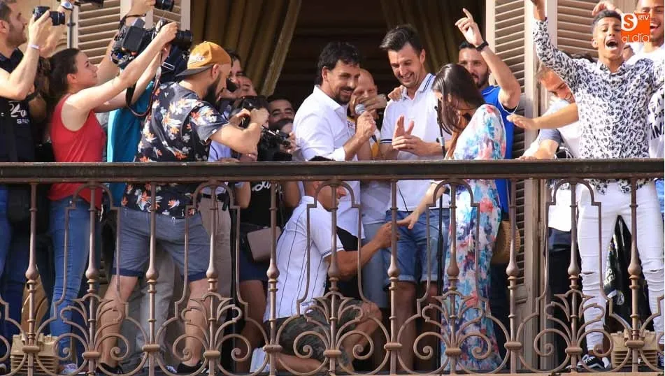 Momento de la pedida en el Ayuntamiento de Salamanca / Foto: Alberto Martín