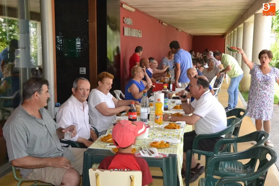 Foto 8 - Sanjuanejo cierra sus fiestas degustando una deliciosa paella  