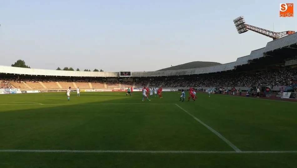 Foto 11 - El Salmantino UDS suma su tercer ascenso en tres a&ntilde;os y llega a Segunda B tras superar al...