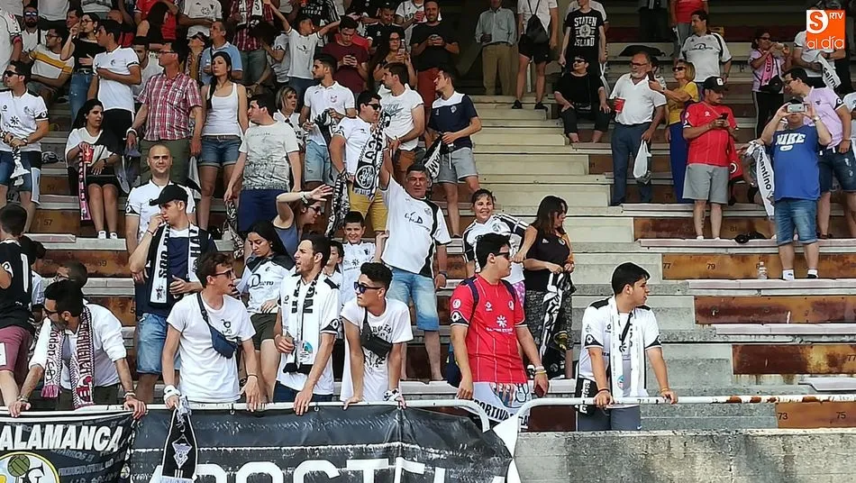 Foto 9 - El Salmantino UDS suma su tercer ascenso en tres a&ntilde;os y llega a Segunda B tras superar al...
