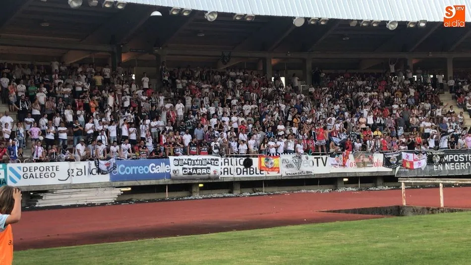 Foto 4 - El Salmantino UDS suma su tercer ascenso en tres a&ntilde;os y llega a Segunda B tras superar al...