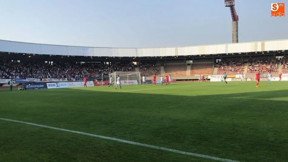 Foto 2 - El Salmantino UDS suma su tercer ascenso en tres a&ntilde;os y llega a Segunda B tras superar al...