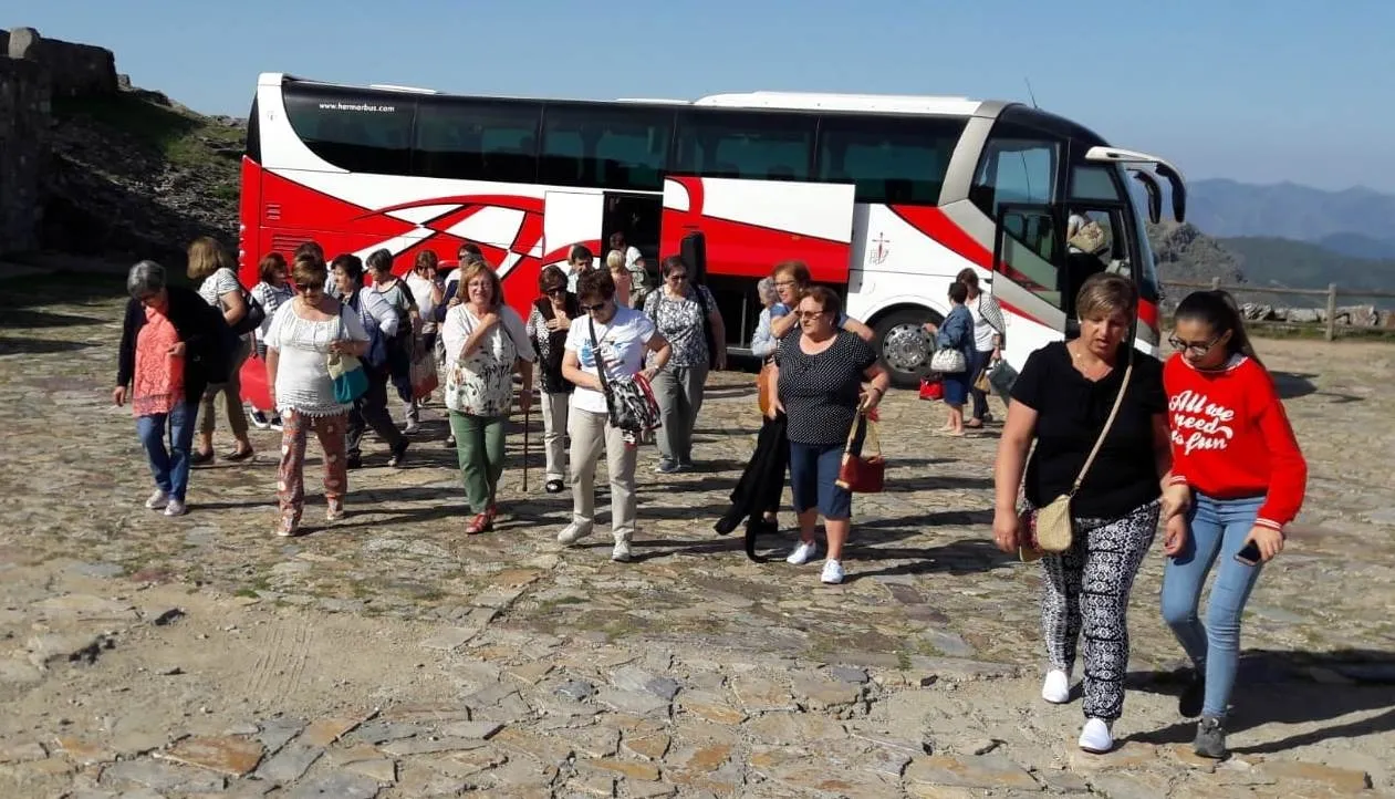 Foto 9 - M&aacute;s de 100 personas participan en una convivencia de feligreses del Campo Charro  