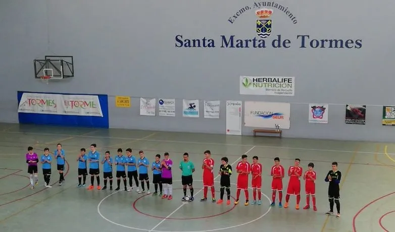Foto 8 - El III Cadete, subcampe&oacute;n del Torneo Ciudad de Salamanca tras perder la final por la m&iacute;nima  