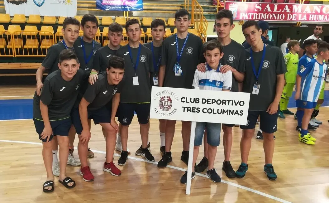 Foto 3 - El III Cadete, subcampe&oacute;n del Torneo Ciudad de Salamanca tras perder la final por la m&iacute;nima  