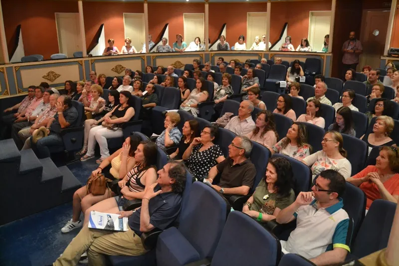Foto 3 - La Escuela de Adultos finaliza el curso con la obra&nbsp;&lsquo;La Venganza de la Petra&rsquo;