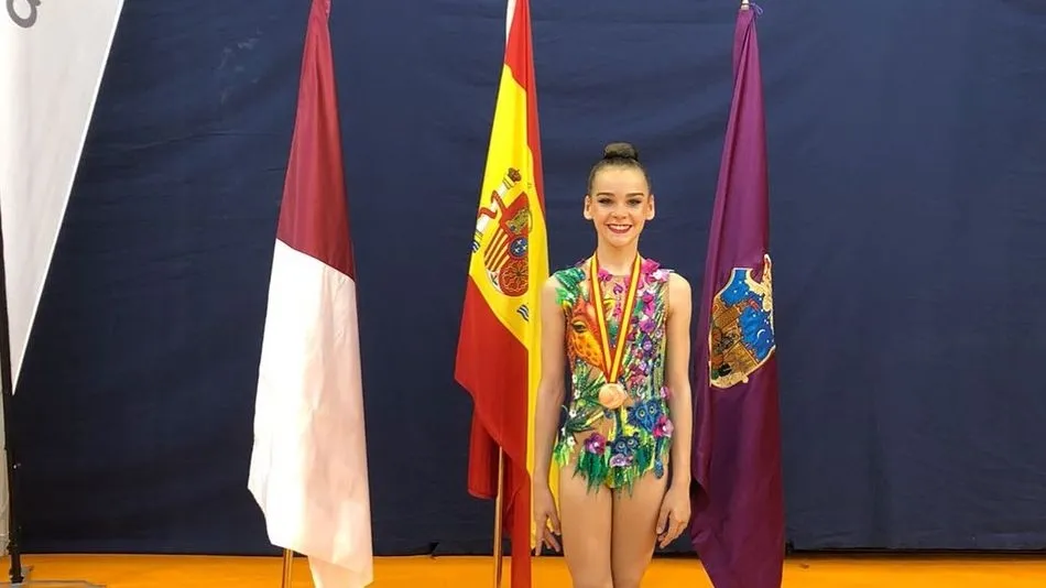 Foto 2 - Valeria Carballo, bronce en Nacional en el ejercicio de cinta