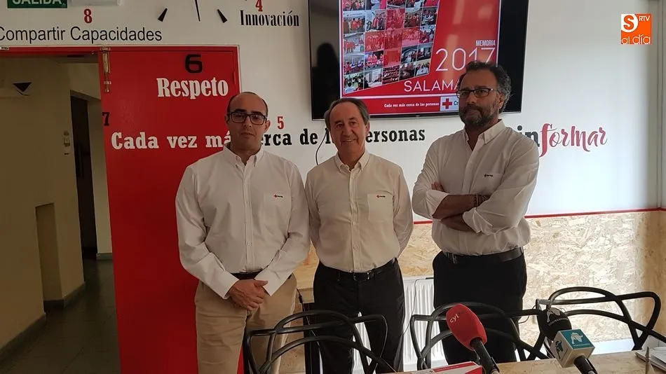 Carlos Santos, Jesús Juanes y Javier Vicente, durante la presentación de la memoria de 2017