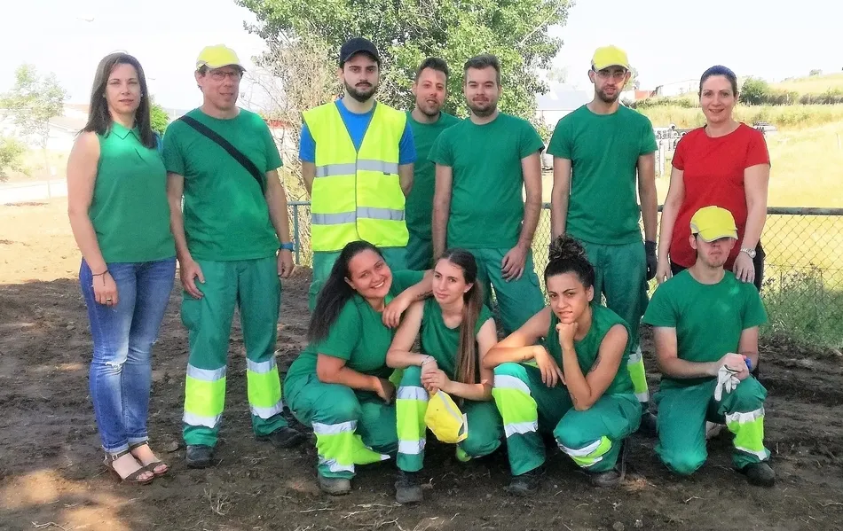 Los alumnos de ‘Emplea Miróbriga’ crean desde cero una nueva zona ajardinada  