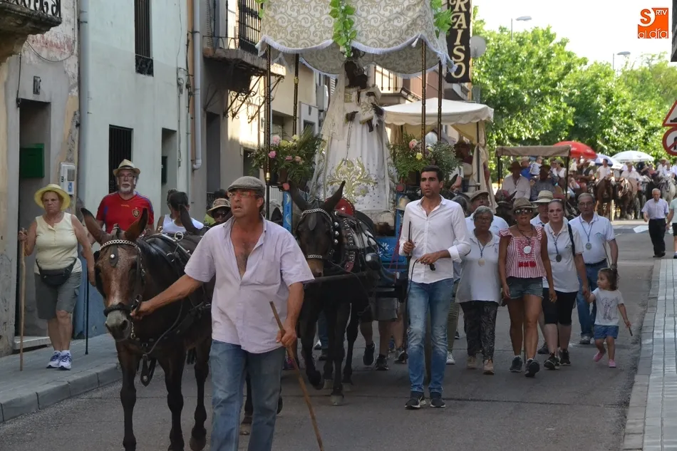 Los romeros regresan a tiempo para ver el fútbol tras unos días con mucho calor  