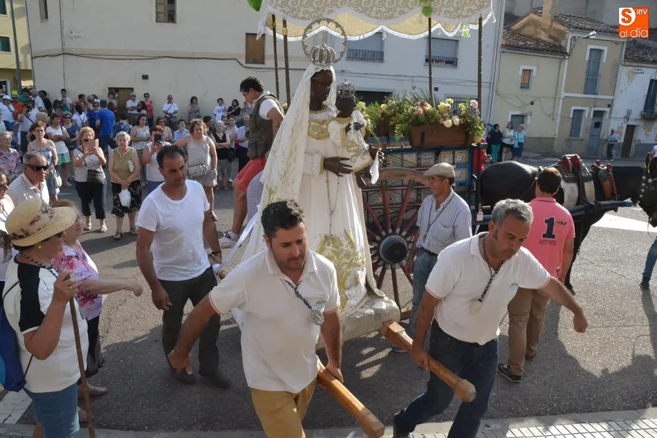 Foto 6 - Los romeros regresan a tiempo para ver el f&uacute;tbol tras unos d&iacute;as con mucho calor  