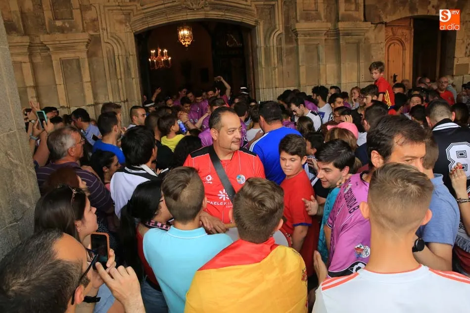 Foto 11 - El presidente del Salmantino UDS promete volver muy pronto al Sal&oacute;n de Recepciones  
