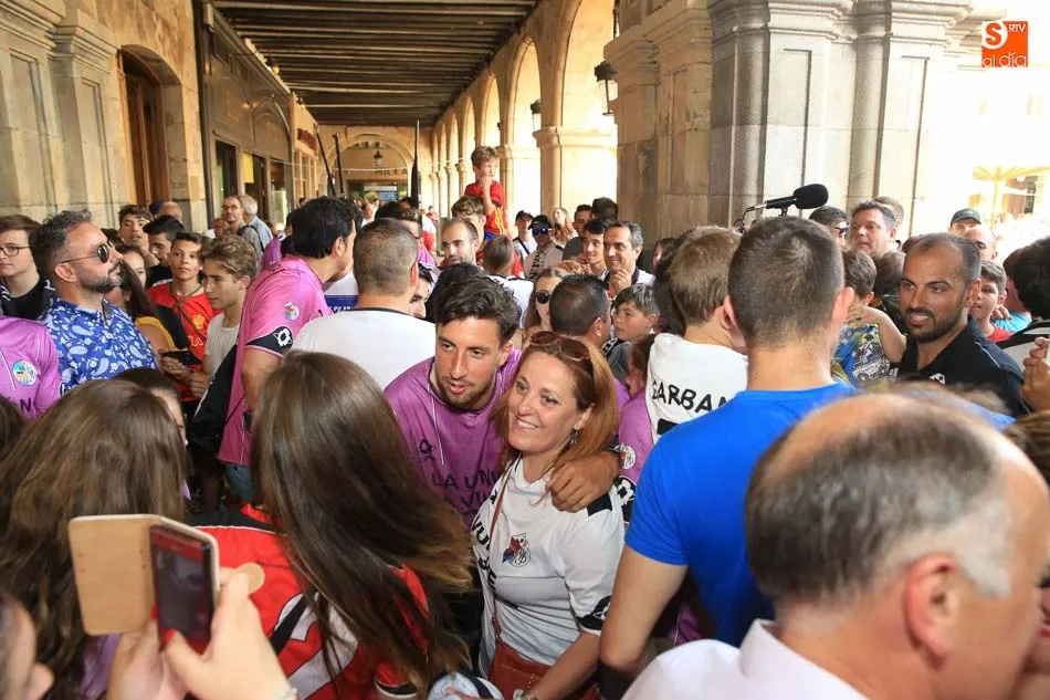 Foto 8 - El presidente del Salmantino UDS promete volver muy pronto al Sal&oacute;n de Recepciones  
