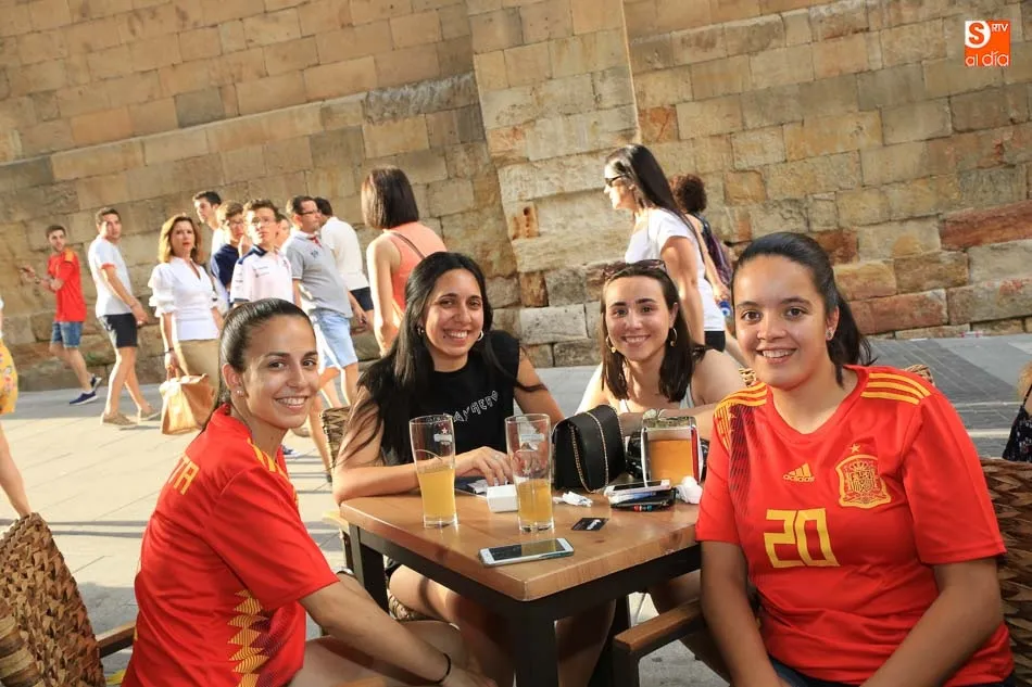 Foto 5 - Los salmantinos no fallan a su cita para ver a la Selecci&oacute;n disputar el encuentro contra Marruecos ...