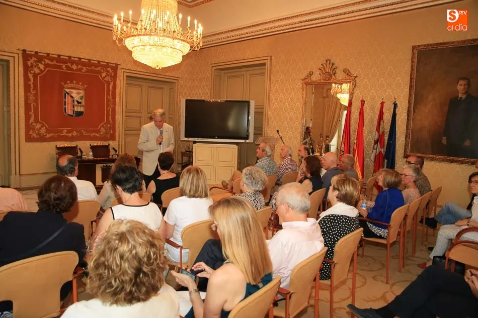 Foto 4 - El Centro de Estudios Salmantinos celebra una charla sobre los relojes de sol en Salamanca  