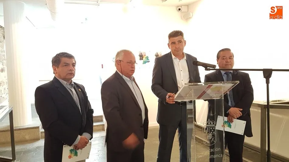 Inauguración de la muestra dedicada al poeta César Vallejo