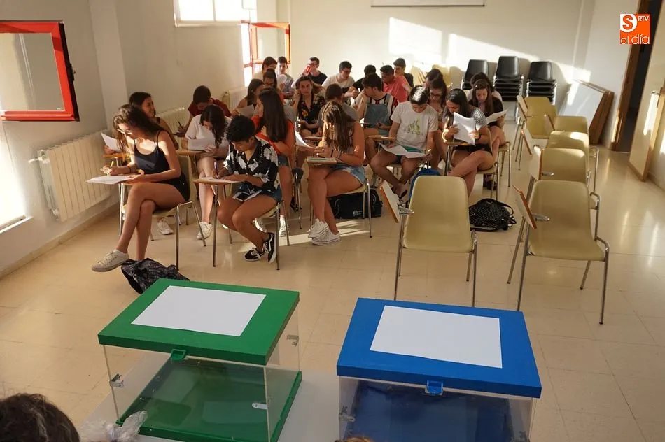 Foto 11 - Laura Collantes, Alicia Guti&eacute;rrez, Ana Mart&iacute;n, Marta Nieto y Aitana S&aacute;nchez, Damas de las...