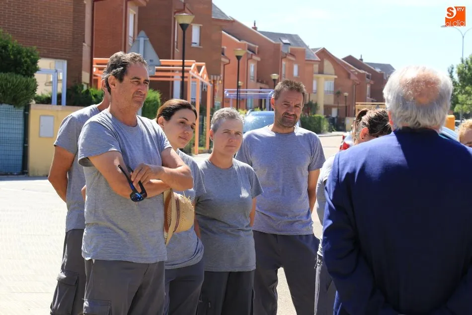 Foto 4 - El gerente provincial del Ecyl visita los trabajos realizados por los alumnos del programa de...
