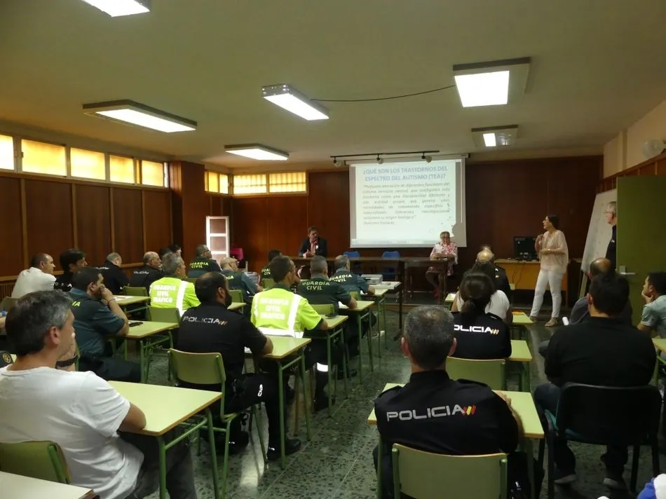 Foto 4 - Celebraci&oacute;n de una ponencia y una charla coloquio sobre autismo