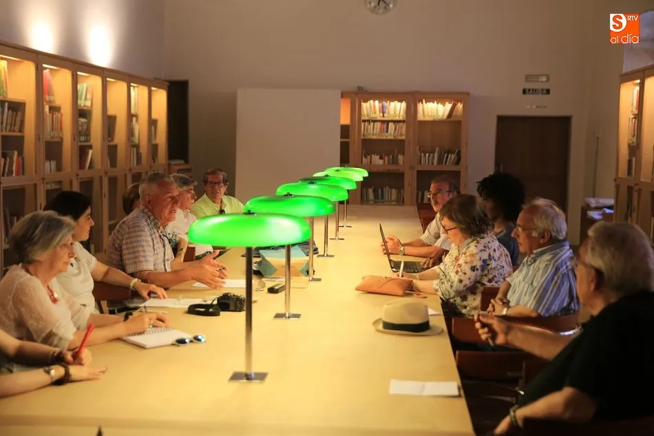 Foto 5 - La Asociaci&oacute;n Amigos de Unamuno cierra el curso con una tertulia titulada &lsquo;Unamuno publicista&rsquo; ...