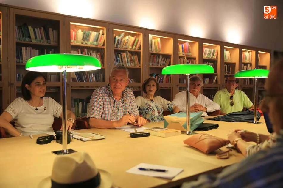 Foto 4 - La Asociaci&oacute;n Amigos de Unamuno cierra el curso con una tertulia titulada &lsquo;Unamuno publicista&rsquo; ...