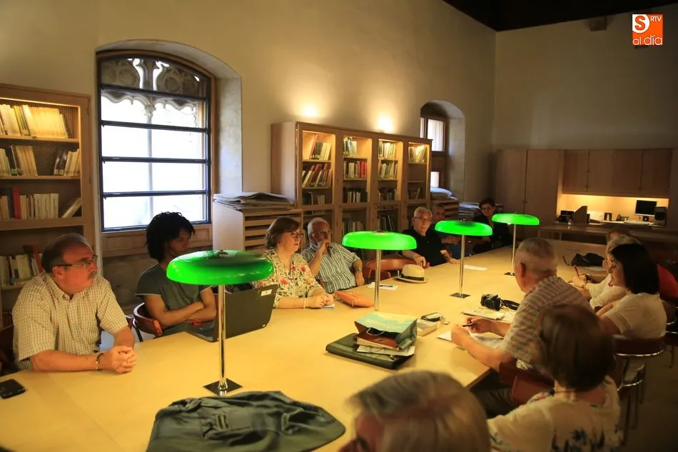 Foto 3 - La Asociaci&oacute;n Amigos de Unamuno cierra el curso con una tertulia titulada &lsquo;Unamuno publicista&rsquo; ...