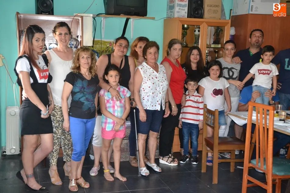 Foto 6 - El taller de baile charro de la AVV de la Avenida de Espa&ntilde;a despide el curso con una merendola  