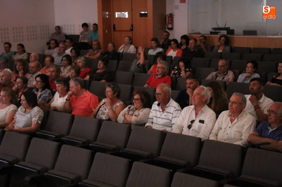 Foto 5 - Adela Prieto presenta junto a sus compa&ntilde;eros coautores el libro &lsquo;Mi&eacute;rcoles&rsquo;&nbsp;  