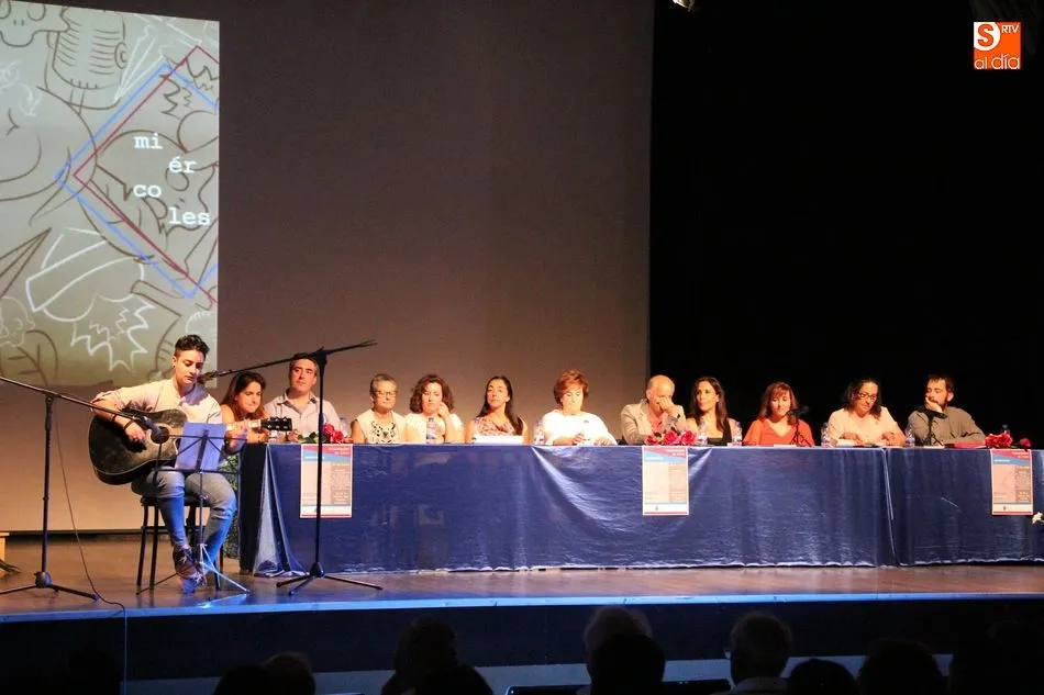 Foto 3 - Adela Prieto presenta junto a sus compa&ntilde;eros coautores el libro &lsquo;Mi&eacute;rcoles&rsquo;&nbsp;  