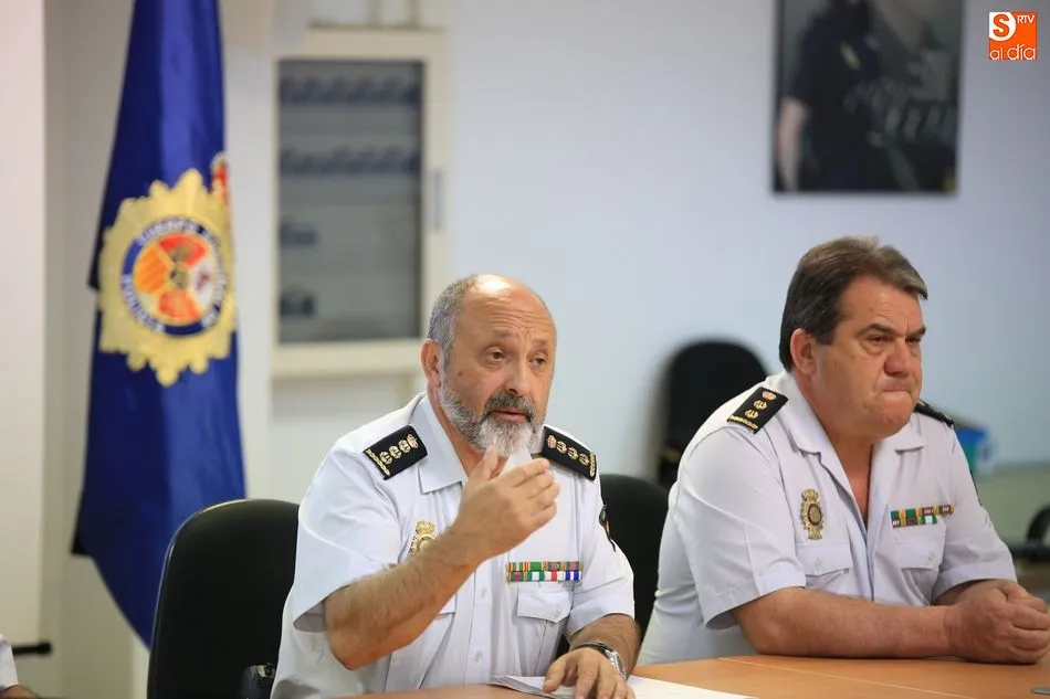 Foto 3 - Reuni&oacute;n de los responsables de la seguridad ciudadana con asociaciones de vecinos
