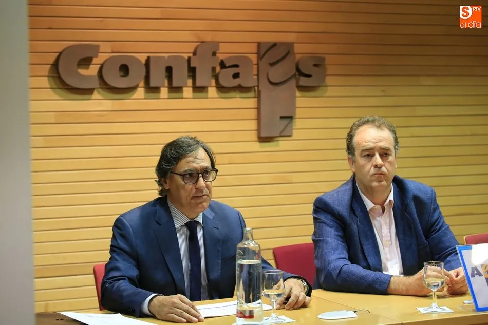 Foto 3 - Garc&iacute;a Carbayo clausura la asamblea general de Aescon en la sede de Confaes
