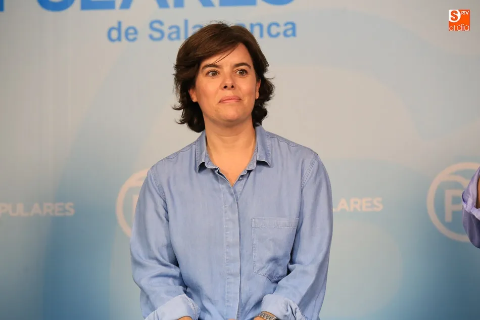 Sáenz de Santamaría, durante su encuentro con militantes y simpatizantes del PP. Fotos: Alberto Martín