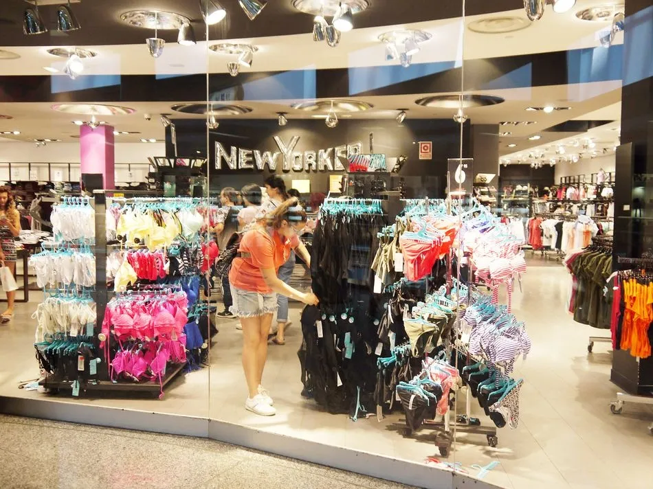 Foto 9 - Animado inicio de la campa&ntilde;a de rebajas en el Centro Comercial El Tormes&nbsp;