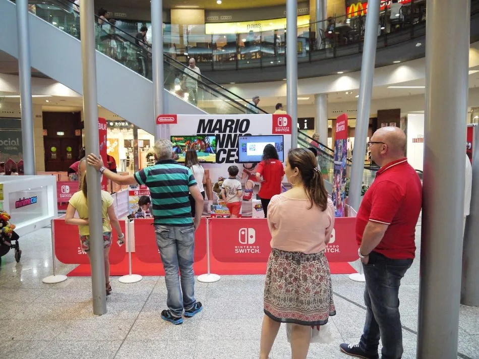 Foto 3 - Animado inicio de la campa&ntilde;a de rebajas en el Centro Comercial El Tormes&nbsp;