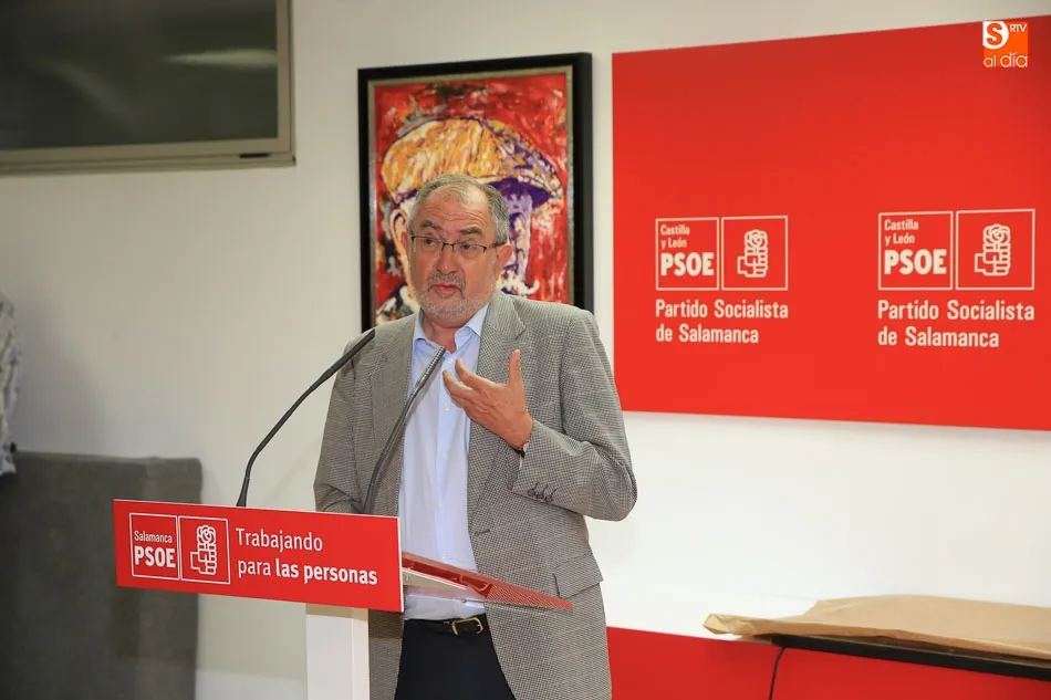 Foto 7 - Emotivo acto en recuerdo del hist&oacute;rico dirigente socialista Pepe Castro Rabad&aacute;n  