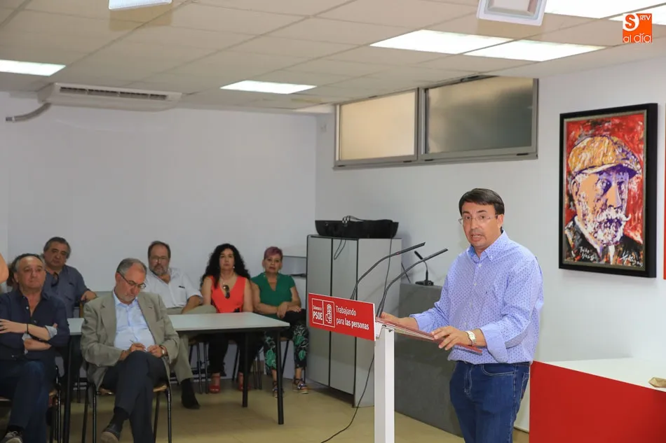 Foto 5 - Emotivo acto en recuerdo del hist&oacute;rico dirigente socialista Pepe Castro Rabad&aacute;n  