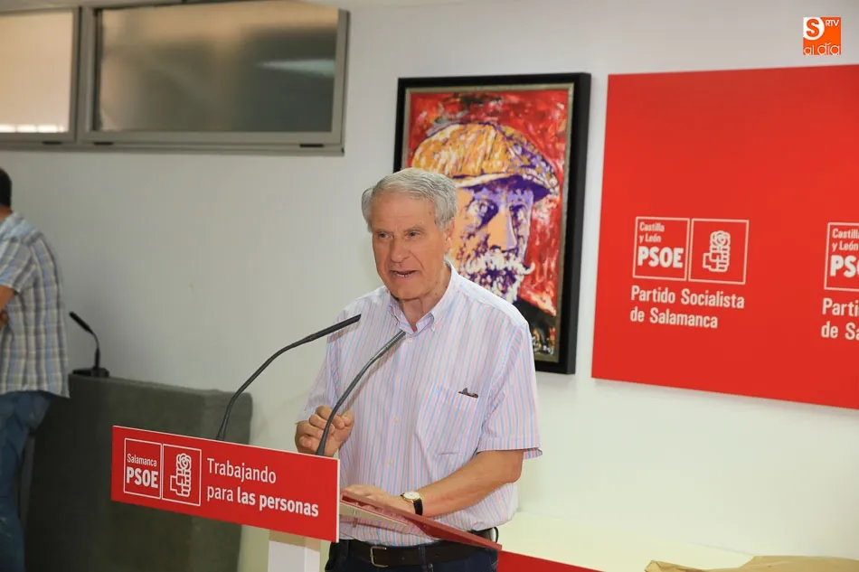 Foto 4 - Emotivo acto en recuerdo del hist&oacute;rico dirigente socialista Pepe Castro Rabad&aacute;n  