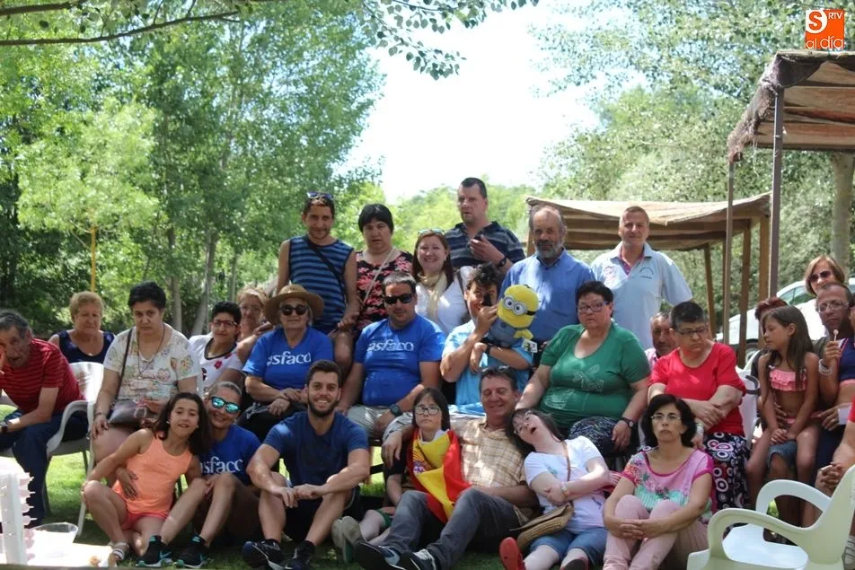 Foto 8 - El Centro Ocupacional Reina Sof&iacute;a despide el curso con una fiesta en la Isla