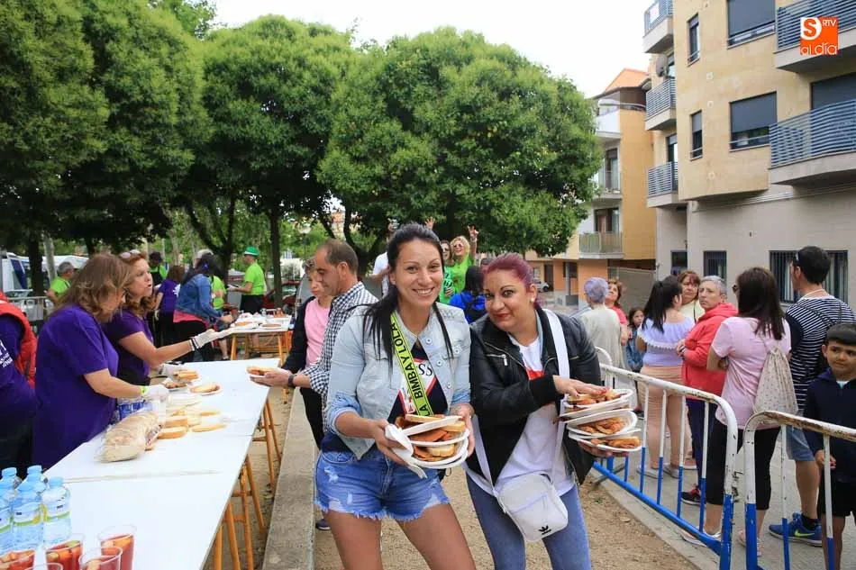 Foto 11 - Sigue la fiesta en Pizarrales con una multitudinaria parrillada&nbsp;