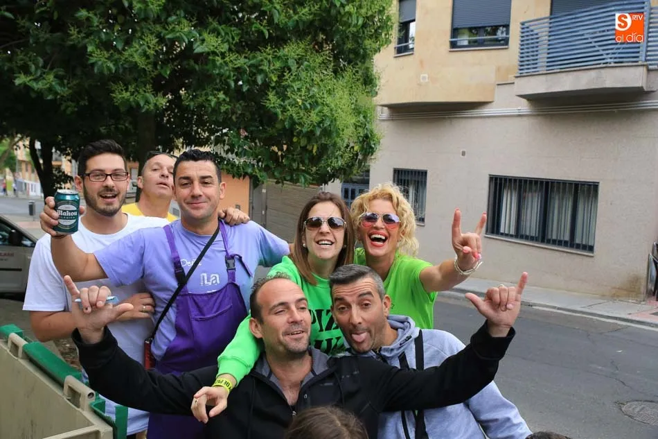 Foto 10 - Sigue la fiesta en Pizarrales con una multitudinaria parrillada&nbsp;