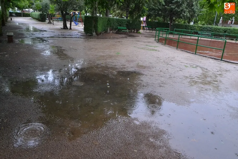 Foto 9 - El mes de junio se despide con una lluviosa ma&ntilde;ana  