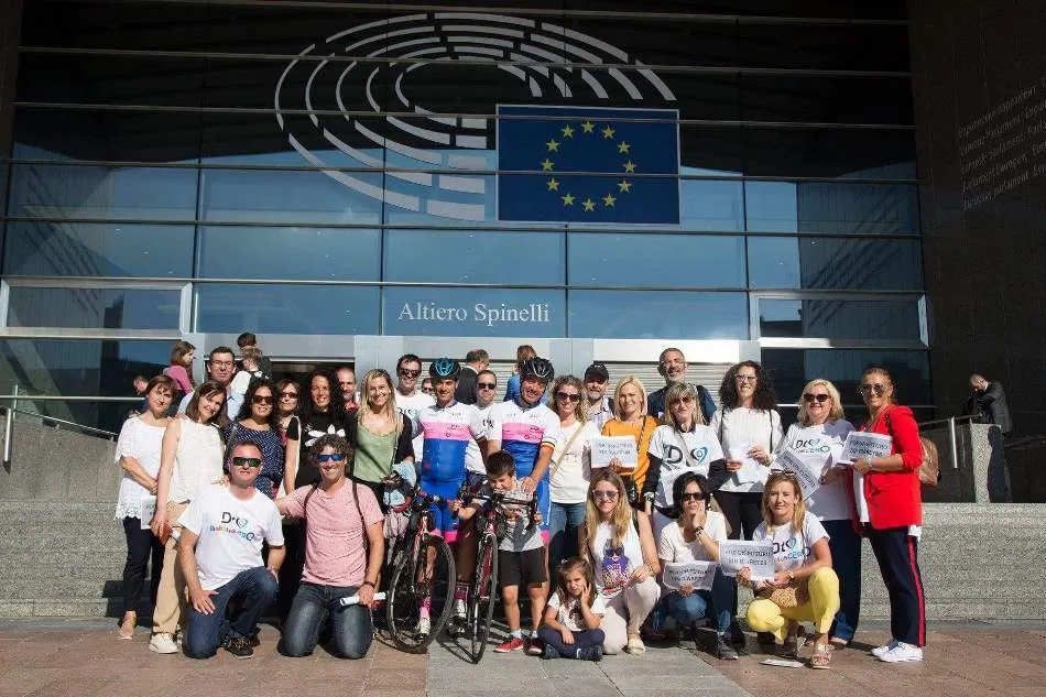 Foto 2 - DiabetesCERO lleva su reivindicaci&oacute;n al Parlamento Europeo  
